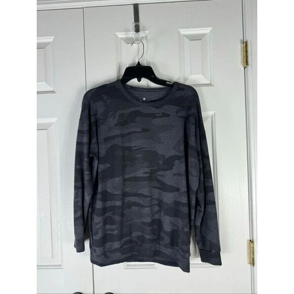 Tuff Athletics Tops - Tuff Athletics Women’s Grey Camo Crewneck Long Sleeve Pullover Size Small